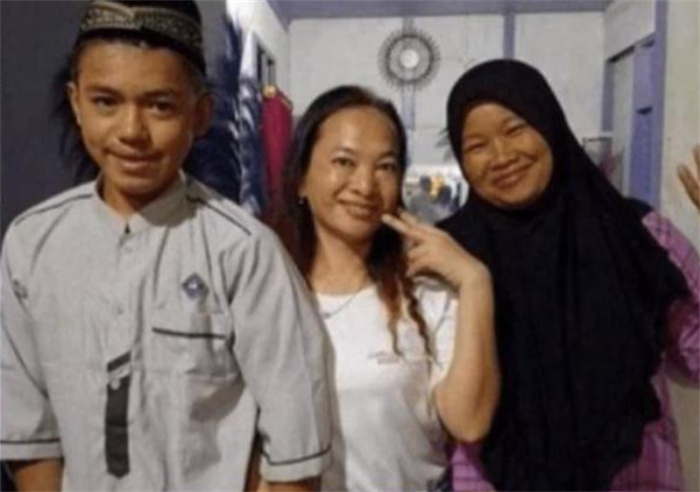 印尼41岁富婆与闺蜜16岁儿子结婚 闺蜜同意婚事吗