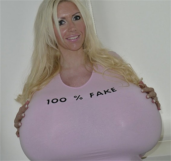 世界上乳房最大的女人 乳房来到38kg（最大乳房）