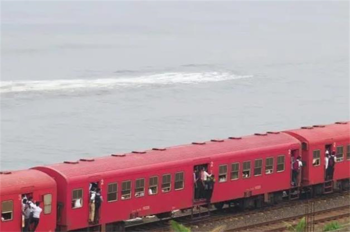 历史上最严重的火车事故：车厢飞出100米远，近2000人死亡