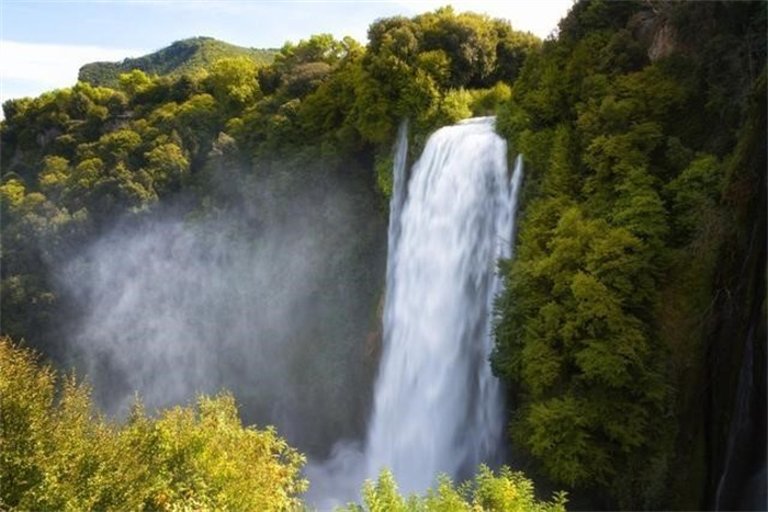 全球最大人造瀑布 165米高 古罗马建造 两地人民为它吵千年