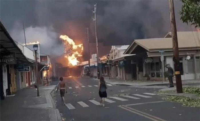 夏威夷山火至少53人死亡 航拍像被轰炸战区