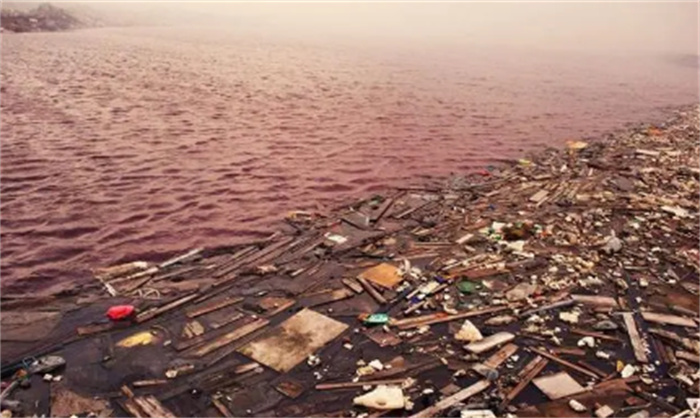 垃圾岛：每天新增330吨废物 面积扩大1平米 竟居住着150个居民
