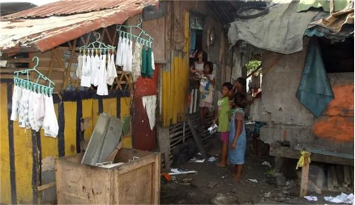 生人与死者同住 繁华与贫困相交 菲律宾的“活死人区”