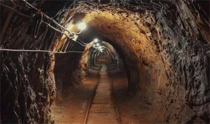 地下四千公里隧道被发现 蕴含无数珍宝（地下珍宝）