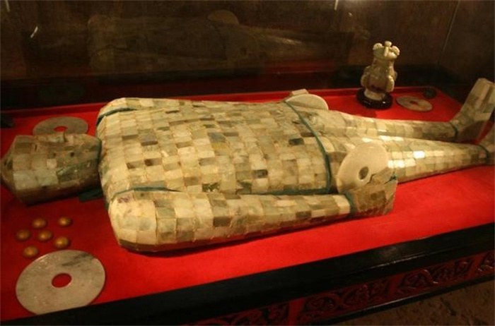 汉代古墓玉器制作之谜：探索艺术与文化的交汇