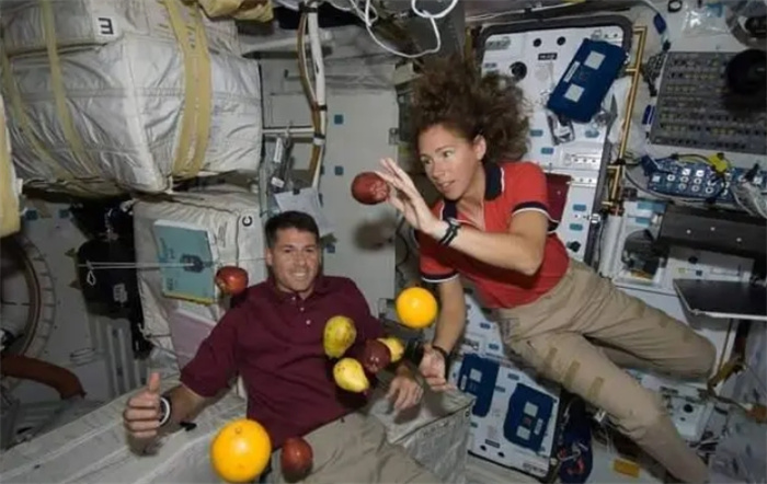 为什么科学家至今都不在空间站中创造人工重力？是不愿意还是不行