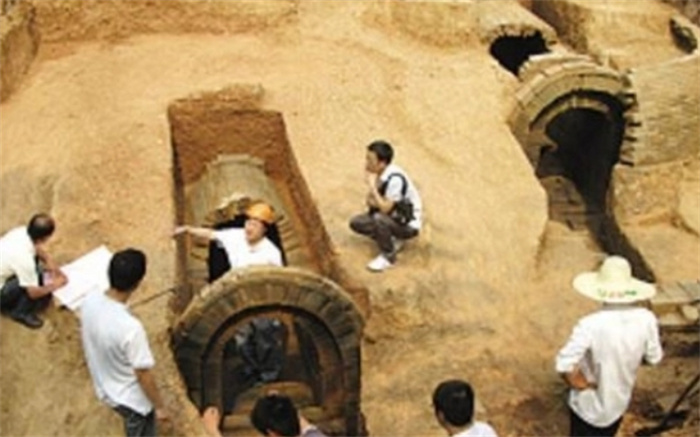 北京出现的罕见墓葬 难道说主人是韦小宝