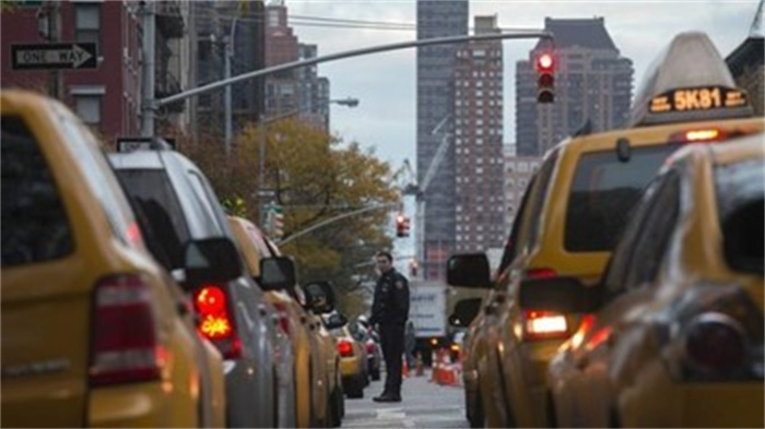 世界上最土豪的司机  穿金戴银在纽约开出租车  真不怕被抢
