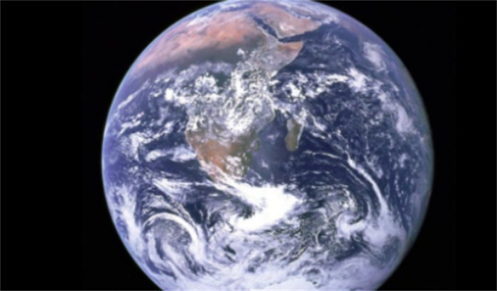 地球自转轴对地球整体的影响是怎样的  自转轴为什么偏移
