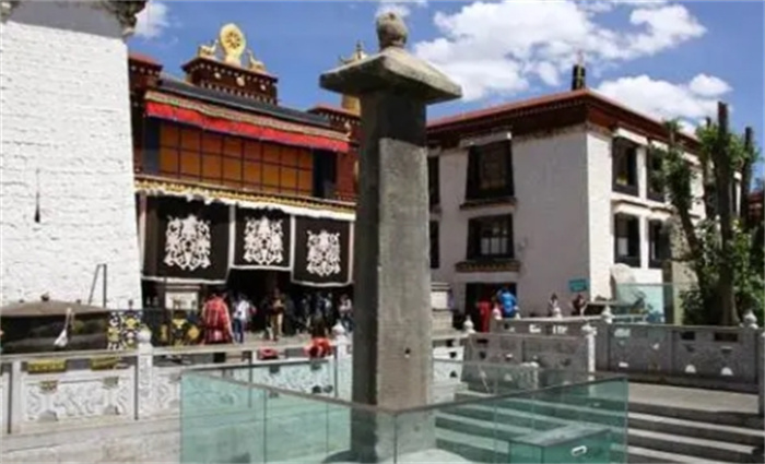 松赞干布34岁英年早逝，文成公主一人在西藏生活，过得怎么样？