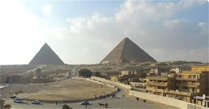 新的证据表明  金字塔可能是由“古代外星人”建造