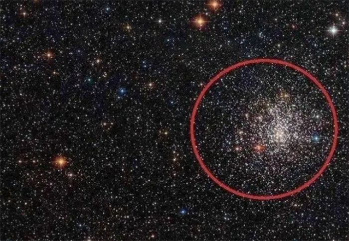 仙女座星系又有新发现，神秘气体云团曝光，直径10万光年