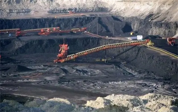 煤层厚达900米，绵延上千公里！世界最大的煤田真是植物形成的？
