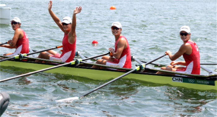 赛艇女子轻量级双人双桨决赛 中国代表团夺亚运首金
