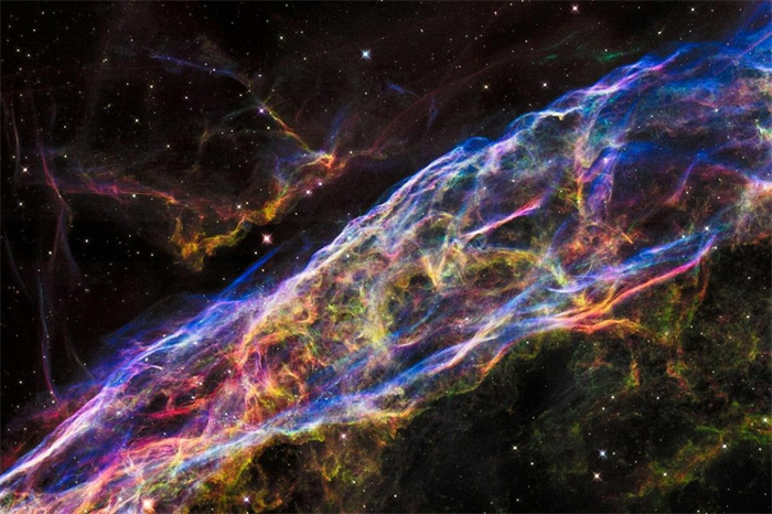 直径100亿光年 科学家发现宇宙最大结构 武仙-北冕座长城