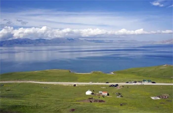 中国十大最美湖泊排行，梦幻般的人间仙境，仅新疆就有