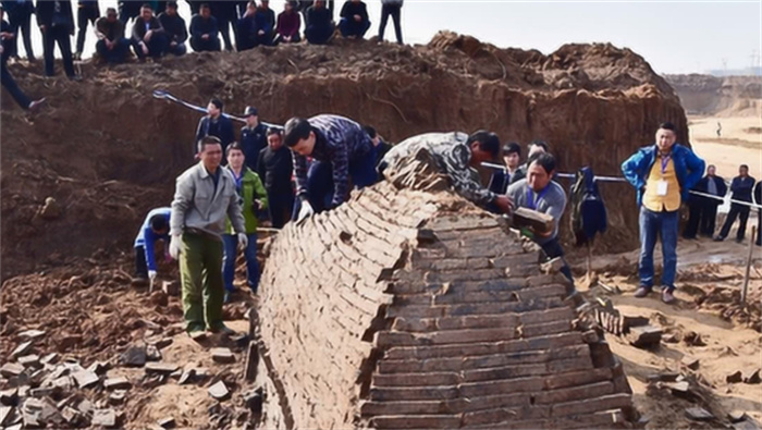 河南西部发现千年墓葬 让专家十分揪心（地下军团）