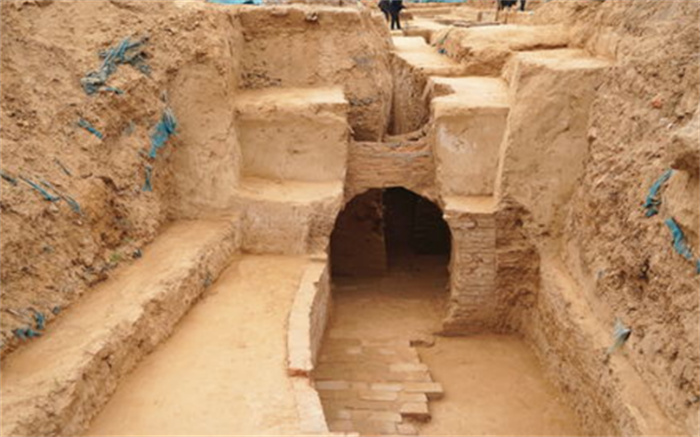 河南西部发现千年墓葬 让专家十分揪心（地下军团）