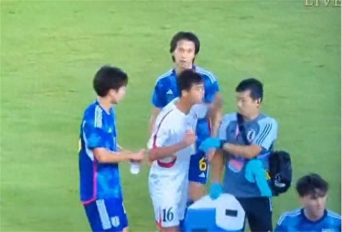 日本足协投诉朝鲜 称朝鲜球员欲打人 为何做出打人动作
