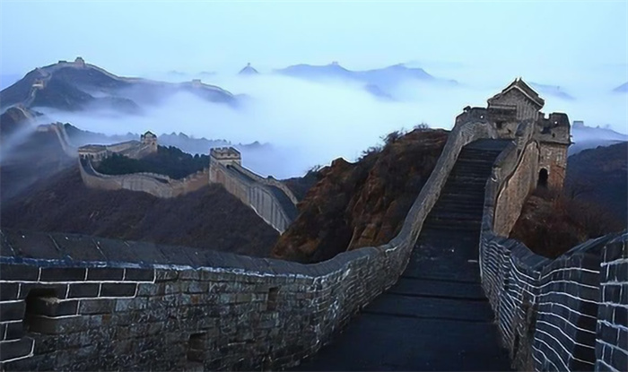 世界上最宏伟的城墙 中国的万里长城（最长城墙）