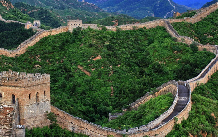 世界上最宏伟的城墙 中国的万里长城（最长城墙）