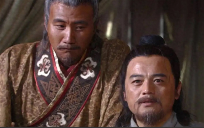 朱元璋宴请众臣，刘伯温看见2道菜吓一跳，对徐达说：皇帝要杀人