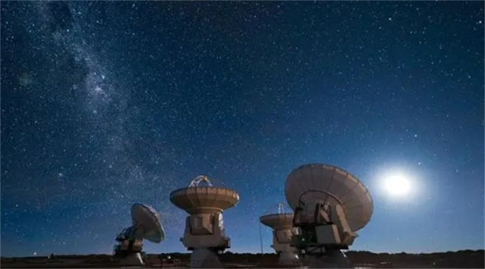 美国天眼彻底报废，天文学家：中国天眼将担负重任，探索宇宙