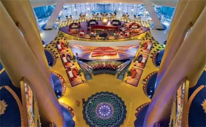 世界上第一座24K金酒店，用金砖当瓷砖，迪拜也不敢这么玩