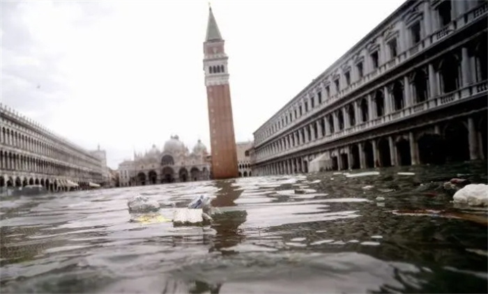 在遭受史上第二严重的大洪水后，威尼斯现在需要游客，而且很急