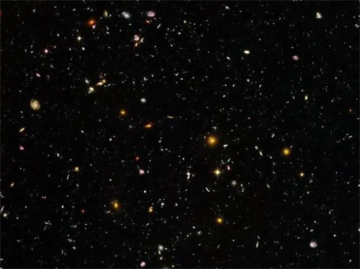 天文学家：宇宙中至少有2万亿个星系，地球只是一粒沙子