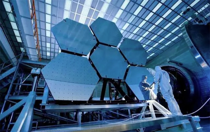 造价100亿美元，号称能替代哈勃的韦伯望远镜，有多强大？