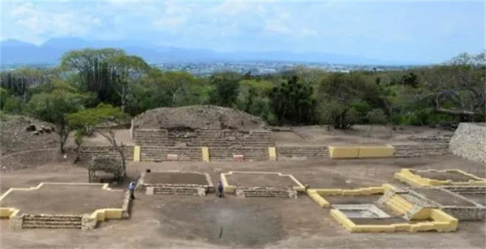 墨西哥意外发现一座古老的神庙，里面供奉着剥皮上帝