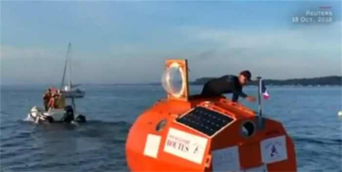 70岁老汉自制漂流桶  计划横渡大西洋  已开始史诗级旅行2天