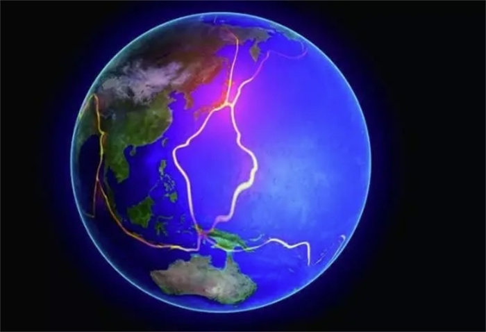 马里亚纳海沟底部，每年吞噬30亿吨海水，最后都去哪了？