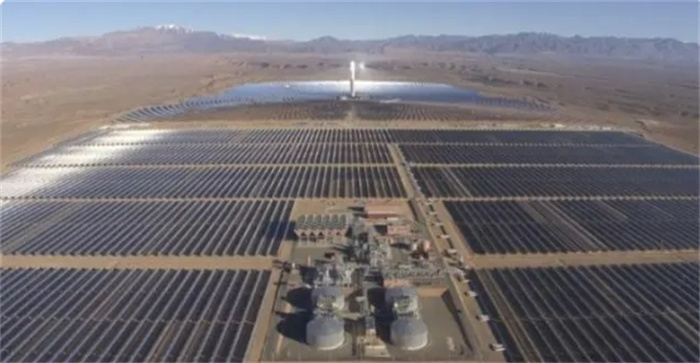 世界上最大的太阳能电厂，不但是发电的地方，还是个旅游胜地