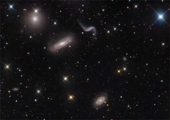 宇宙中有2万亿个星系，我们的银河系有什么特殊的地方？