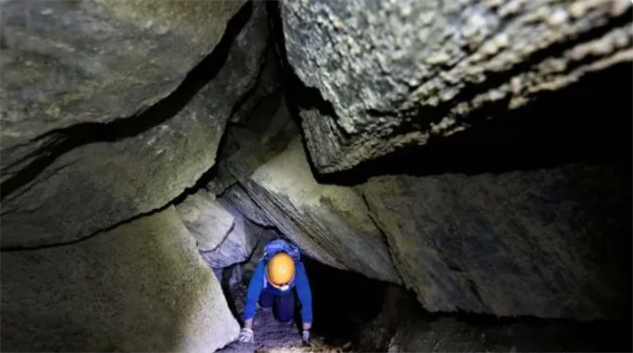 马勒姆洞穴：世界上最长的盐洞系统 里面就像另一个星球