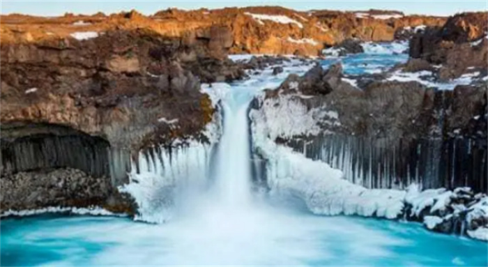 3个世界上最神奇的冰冻景观  让它们成为了全球网红景点