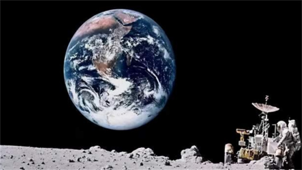 隔着38万公里  从月球上看地球家园  宇航员们为什么心生恐惧