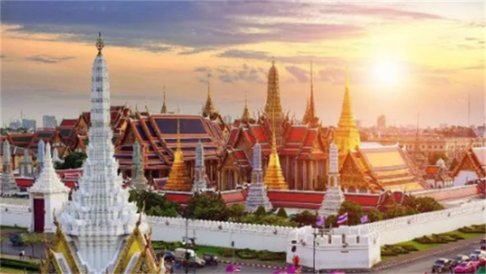 泰国旅游时  游客不听导游劝  说“萨瓦迪卡”  结果难堪了