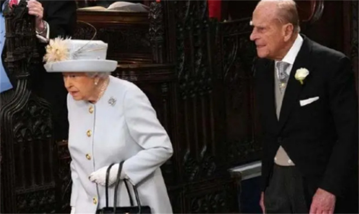 英国尤金妮公主大婚  皇家婚礼出现意外一幕  女嘉宾全部黯然失色