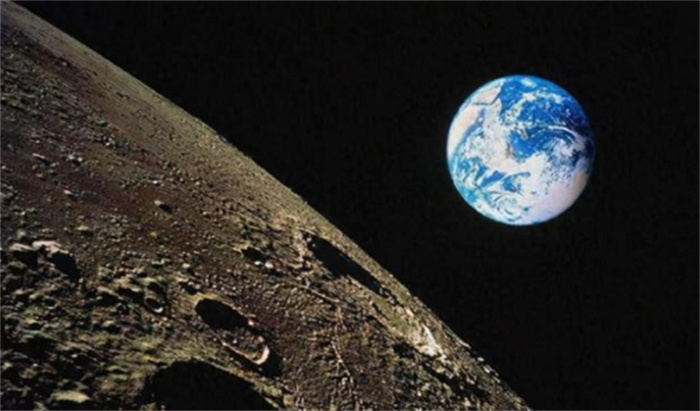 每年3.8厘米  激光测距结果证明：月球一直在远离地球