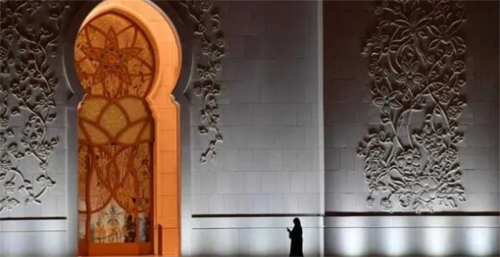 奢华：世界上最壮观的清真寺内部揭秘，创3项吉尼斯世界纪录