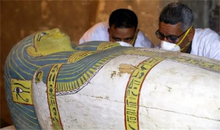 埃及出土3000年前女木乃伊，被神秘文字图案封印，蕴含大秘密