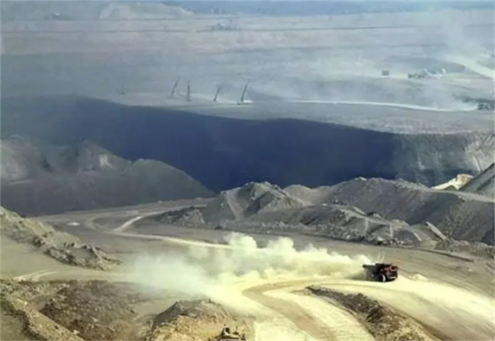 中国“巨型煤田”，预计储量达6690亿吨，为何我国还要进口煤炭？