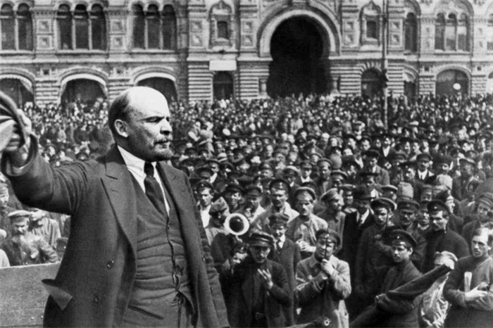 世界上最著名的领袖 也是共产党创始人（列宁同志）