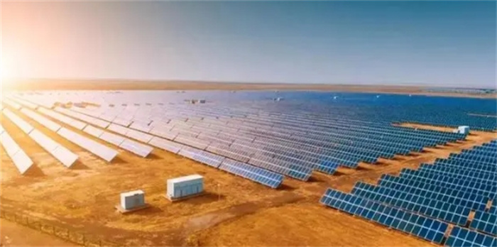 既然在撒哈拉沙漠铺满太阳能板，发电量够全世界用，为何不这样做