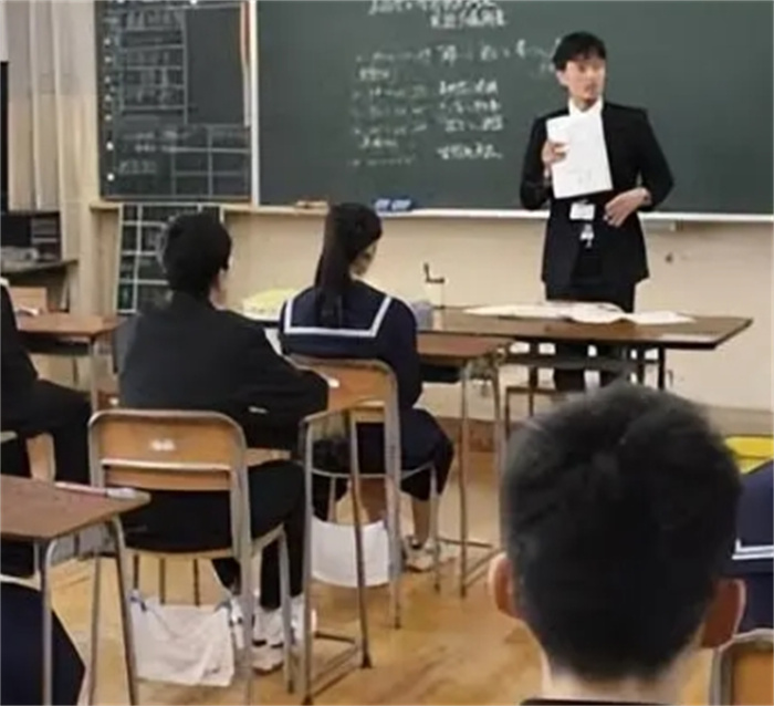 阴谋再现？日本从清朝开始培养间谍，如今又在中国建立大量学校