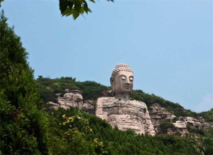 世界上最早的石刻佛像 建造于北齐年间（蒙山大佛）