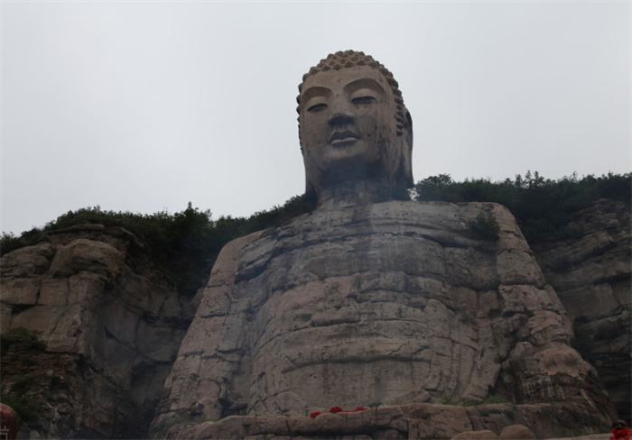 世界上最早的石刻佛像 建造于北齐年间（蒙山大佛）